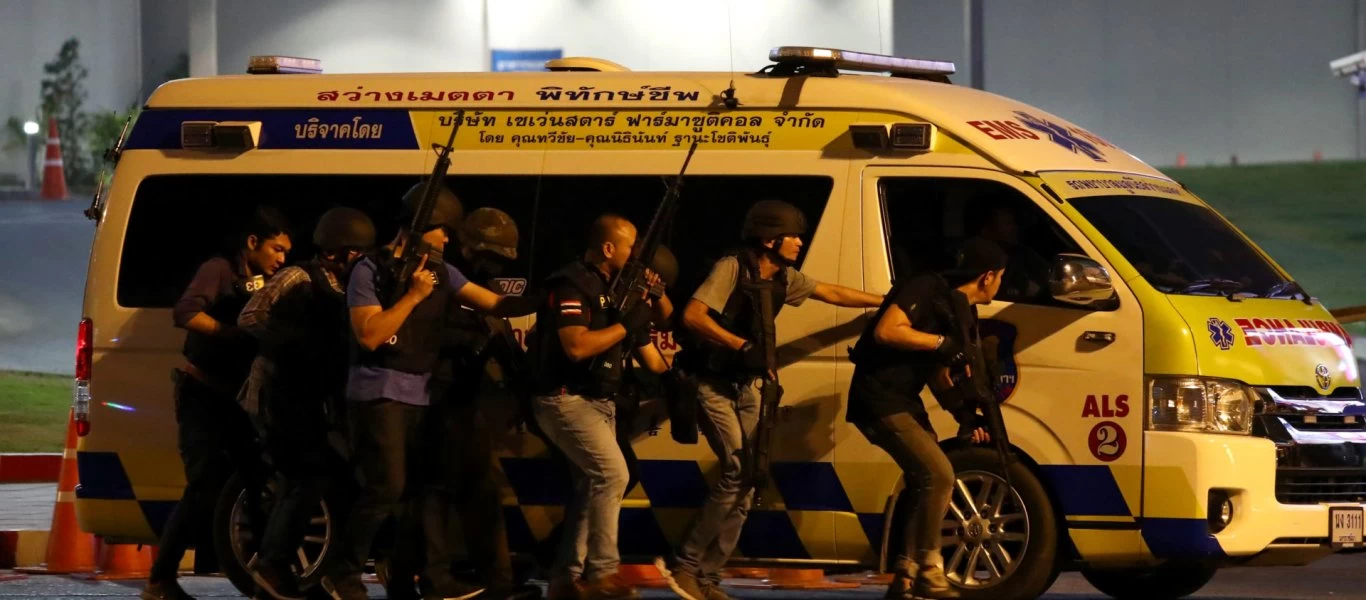Μαρτυρία σοκ από το μακελειό της Ταϊλάνδης: «Ακόμα ακούω τους πυροβολισμούς»